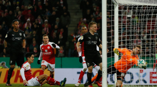 coupe-sans-pavard-stuttgart-sincline-face-au-mayence-de-diallo