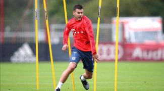 bayern-munich-hernandez-bien-present-a-lentrainement