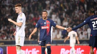 le-psg-reprend-une-petite-coupe-pour-la-derniere-de-mbappe