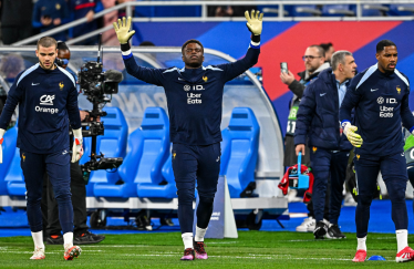 brice-samba-est-surcote-chevalier-plus-fort-que-maignan